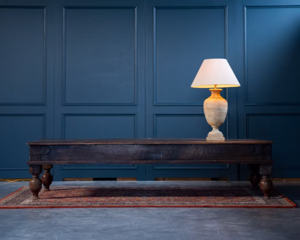 Origineel Indisch Ligbed Omgetoverd tot Prachtige Salontafel