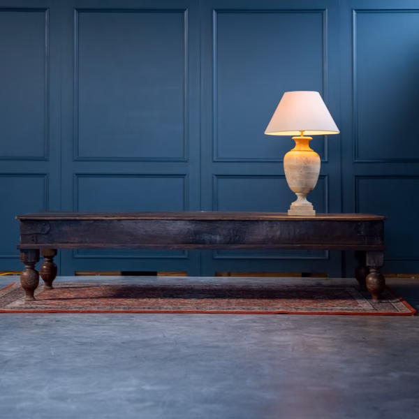 Origineel Indisch Ligbed Omgetoverd tot Prachtige Salontafel